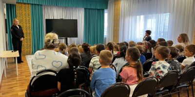 “Инспекторы ГИБДД  в гостях у дошколят”